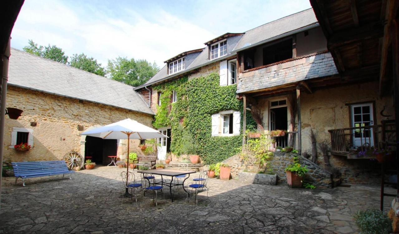 La Ferme Dague Bed & Breakfast Lasseube Exterior foto